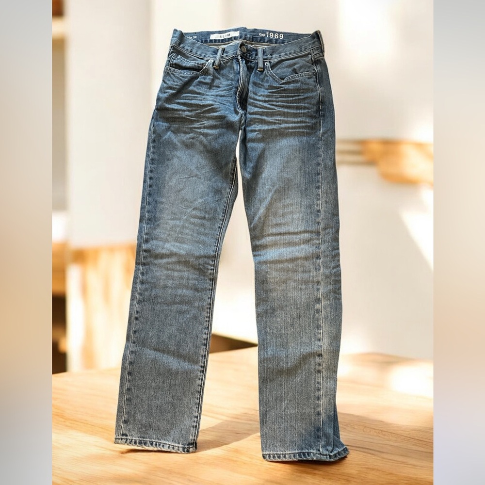 EUC GAP Men's Straight Blue Jeans
